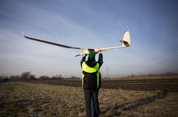 Dron sprawdza jakość powietrza nad Nowohuckim Obszarem Gospodarczym