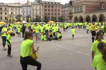 Pobiliśmy rekord Guinnessa w podbijaniu piłki nożnej 360°