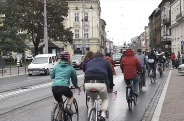 Masowy przejazd rowerowy w Europejskim Dniu bez Samochodu