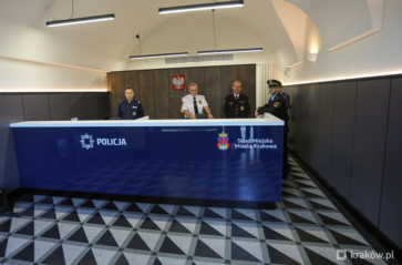 Otwarcie komisariatu policji na Rynku Głównym