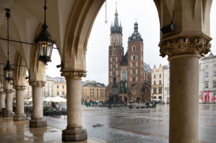 Kraków myślami z Gdańskiem – „The Sound of Silence” z Wieży Mariackiej