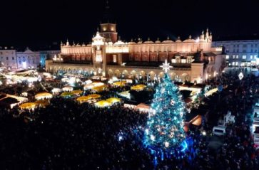 Świąteczne dekoracje rozświetlają Kraków