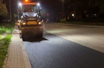 Nocne asfaltowanie