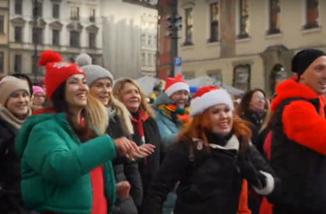 Świąteczny flashmob na Rynku Głównym