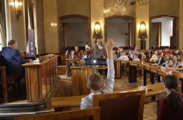 Dzieciaki kontra dorośli. Międzypokoleniowa debata na temat Krakowa