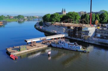 Postępują prace przy budowie kładki Kazimierz – Ludwinów